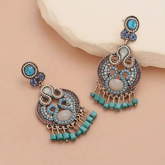 Elegant Turquoise and Gold Earrings - Picture 2 of 8